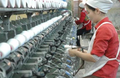 短短的十五年,敢為人先的他讓公司實現了數次華麗的轉身